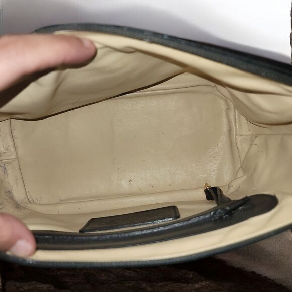 Hunting World Black Leather Toiletry Bag - Picture 7 of 11